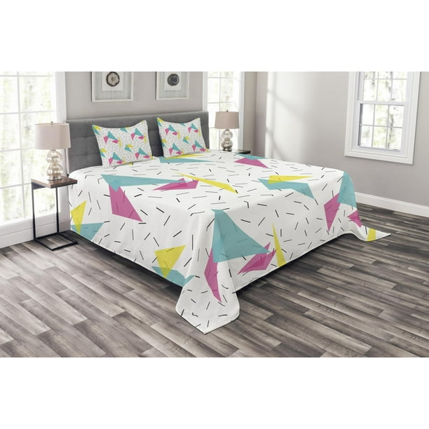 Triangle Geometric Print Abstract Quilted Coverlet /& Pillow Shams Set